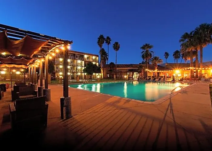 Hotel Center, An Ascend Collection Member